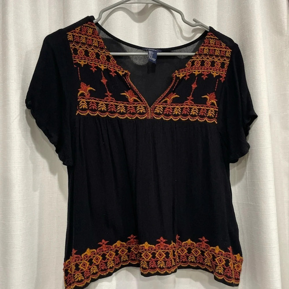 Forever 21 Black with Embroidery Shirt Size Small Blouse Black with Orange - Picture 1 of 5